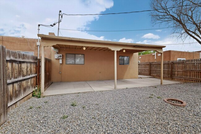 Building Photo - 222 Shannon Pl NW