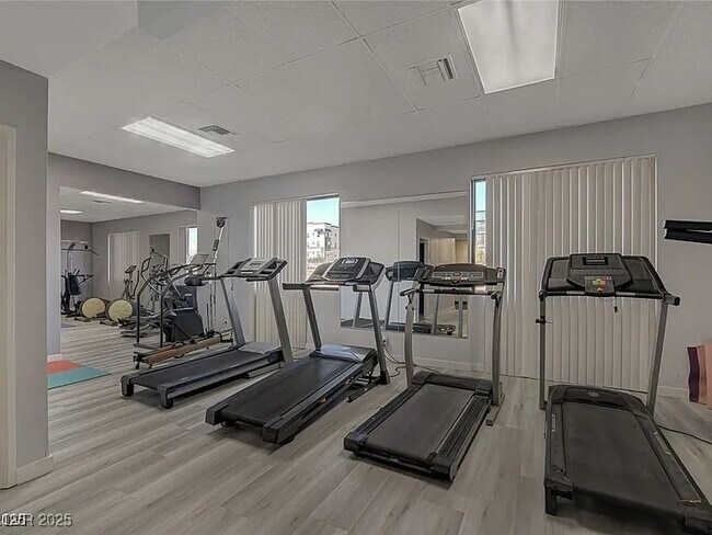 Building Photo - 3930 University Center Dr