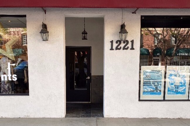 Primary Photo - 1221 El Prado Ave