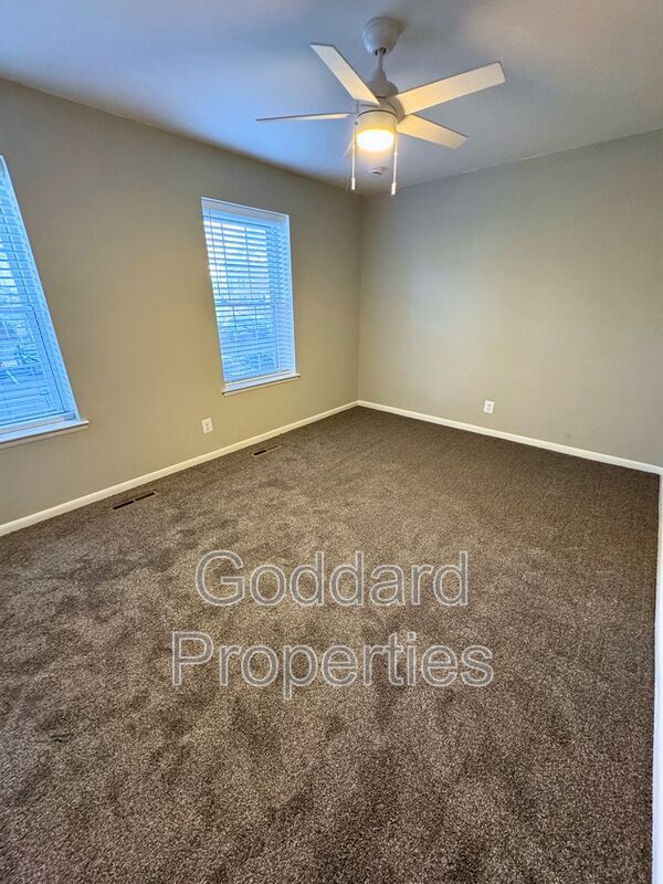 Building Photo - 8843 Hayshed Ln