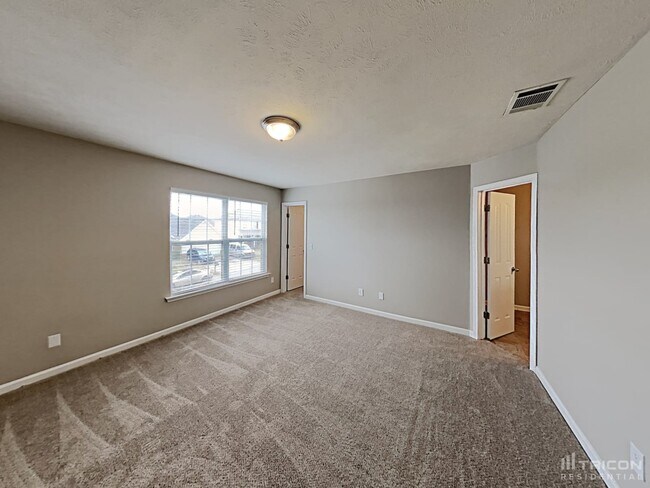 Building Photo - 225 Quiet Ln