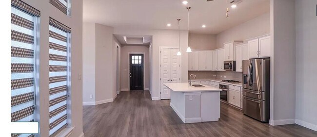 Building Photo - Beautiful 3 Bed and 2 bath house in Viridian Village