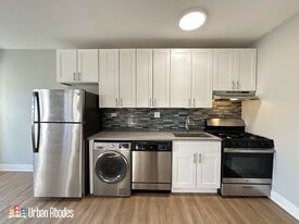 Building Photo - 730 Judson Ave