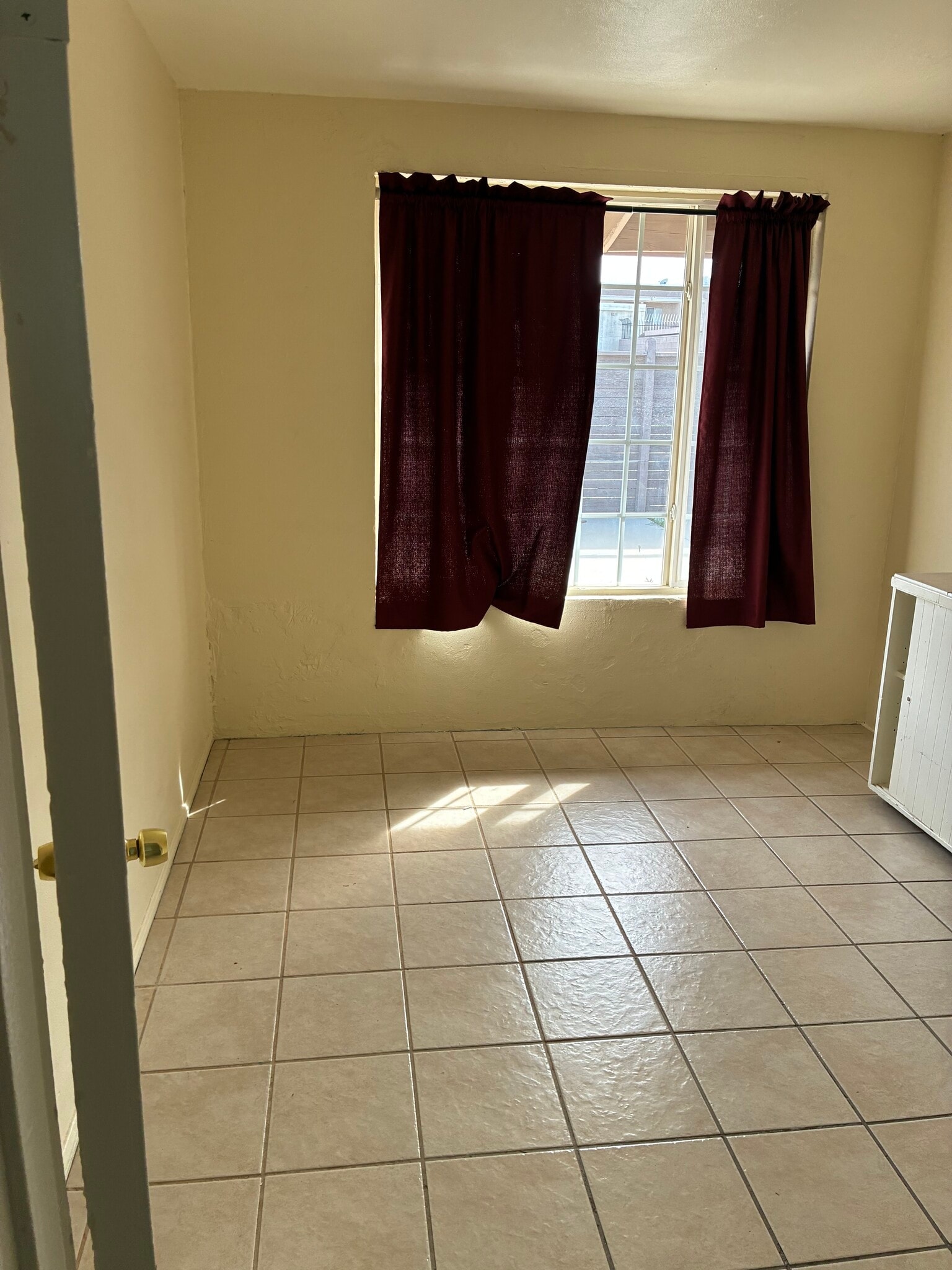 Building Photo - 558 E Avenue Q12