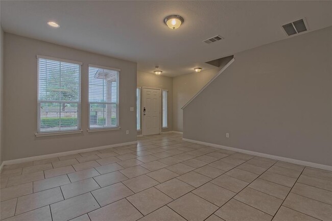 Building Photo - 315 N Heatherwilde Blvd