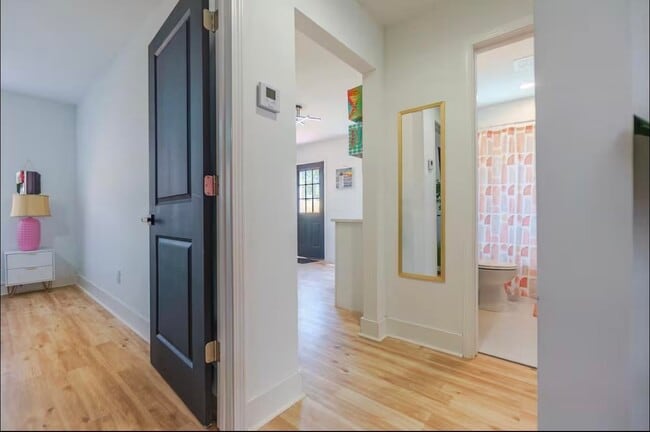 Building Photo - 82 N Holmes St