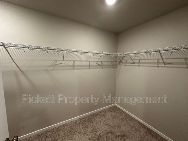 Building Photo - 6461 Hornet Cir NE