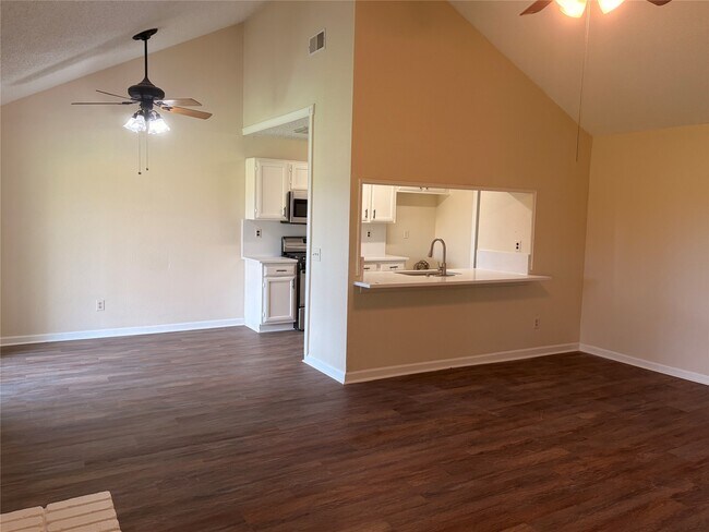 Building Photo - 3307 E Heatherock Cir