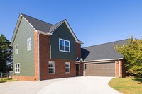 Building Photo - 2811 Best Rd