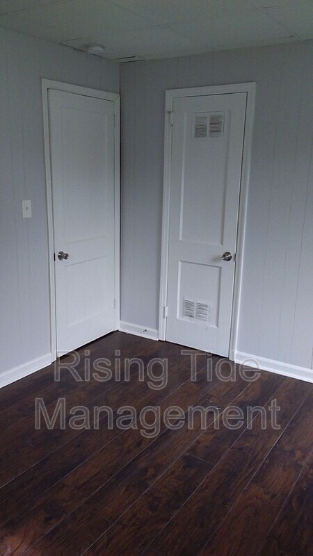 Building Photo - 2529 Circle Dr