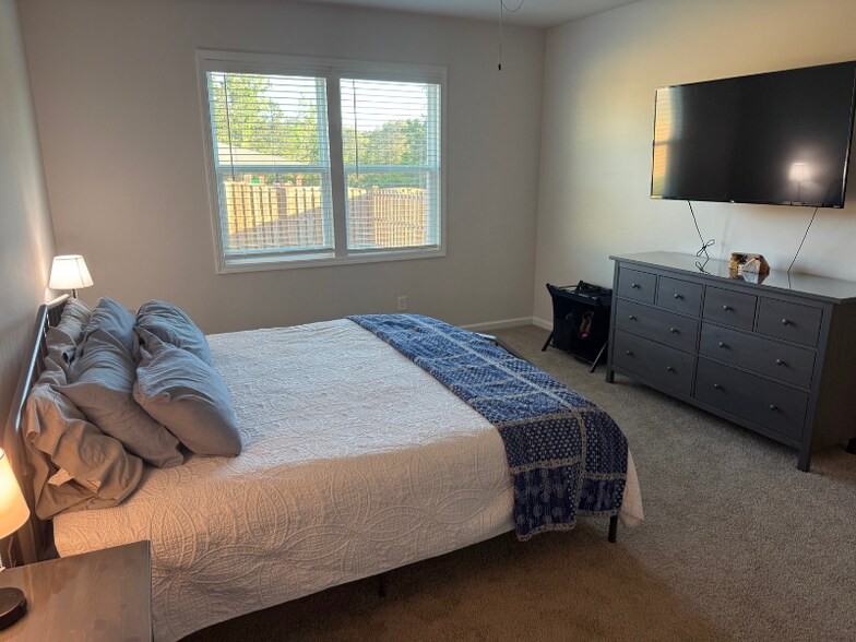 Building Photo - 120 Coppersmith Dr