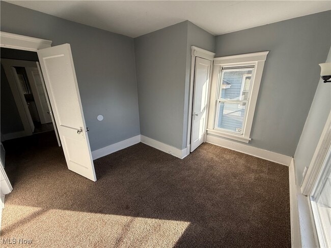 Building Photo - 204 Broad Ave NW