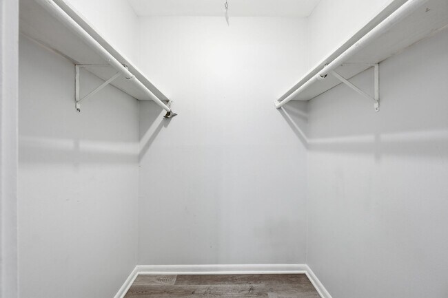 Building Photo - Discover stylish, low maintenance living in this beautifully updated two bedroom, one bathroom co...