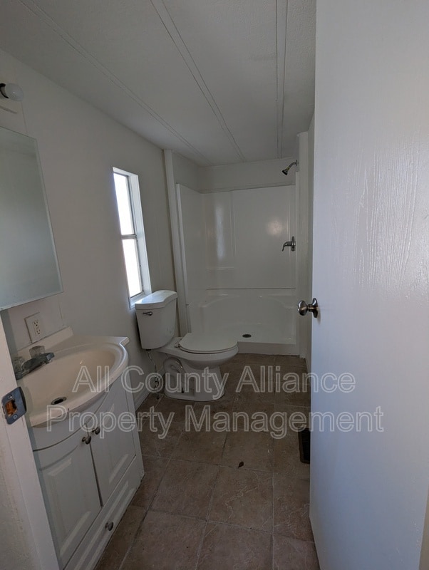 Building Photo - 34335 Lodge Dr