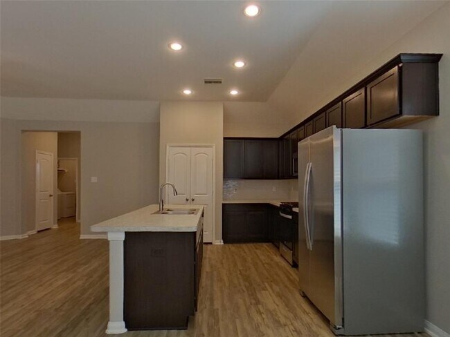 Building Photo - 14090 Waukegan Way S