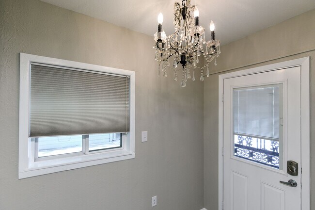 Building Photo - 4406-4410 Granbury TriPlex