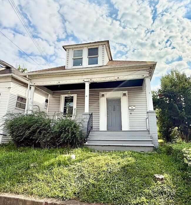 Primary Photo - 419 N 4th St
