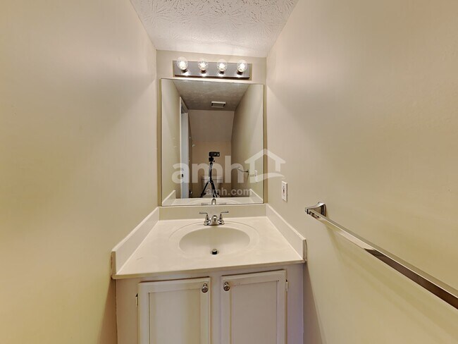 Building Photo - 3115 Elizabeth Ln