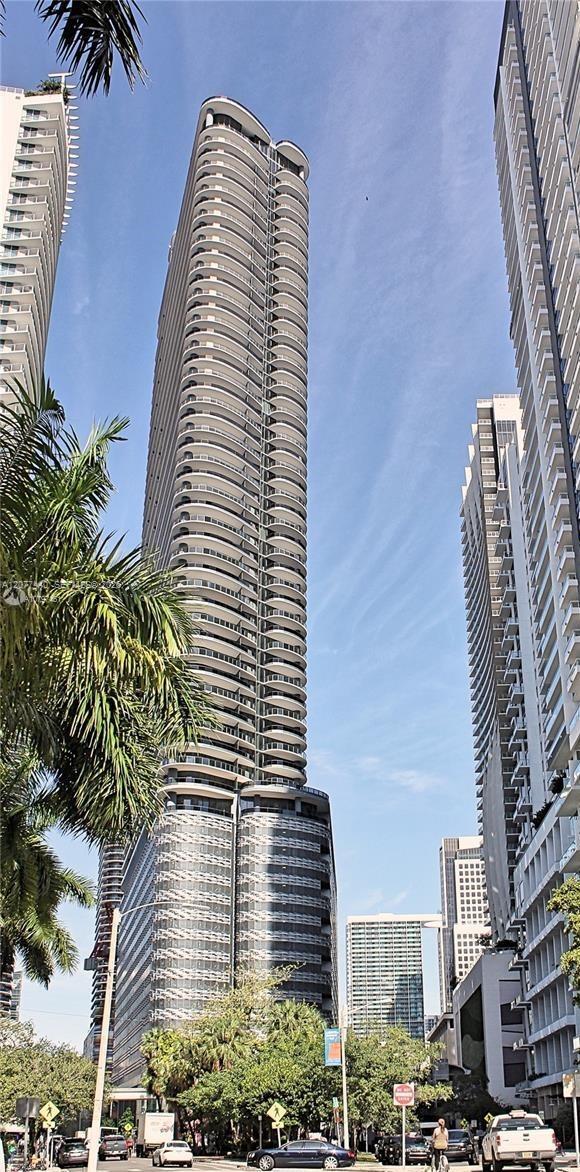 Building Photo - 1000 Brickell Plz