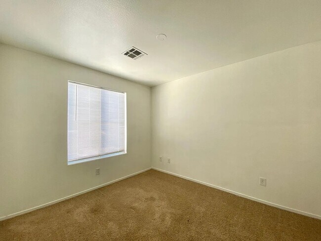 Building Photo - 6062 St Petersburg Dr
