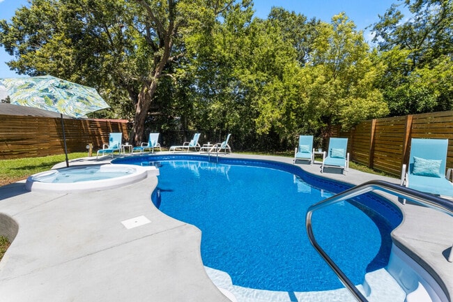 Building Photo - 134 Lee St