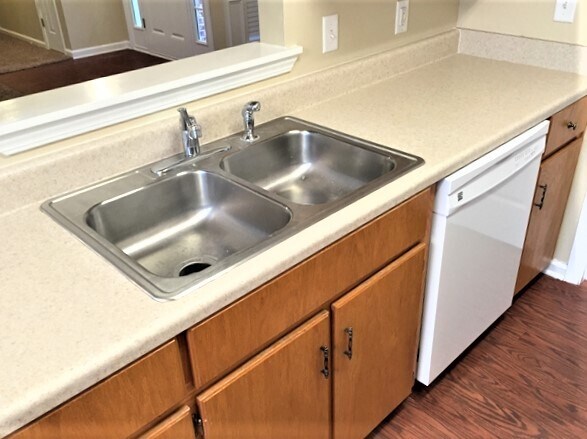 Building Photo - 11 Escapade Lane