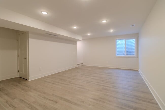 Building Photo - Trailside Condo-2 Bd 2.5 Bath