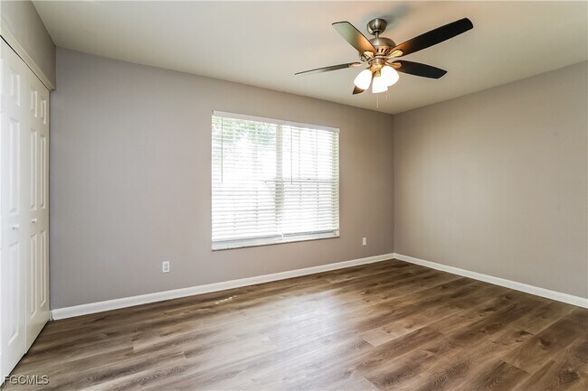 Building Photo - 525 SW 23rd Terrace