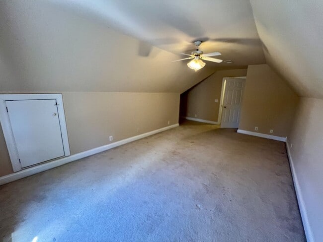 Building Photo - 3BR 2.5BA + Bonus Executive Townhome Near MTSU, FREE Lawn Care!