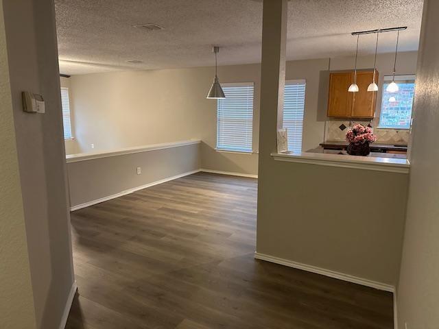 Building Photo - 2424 Rolling Ridge Dr