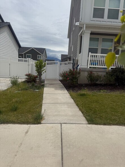 Building Photo - 13579 Langdon Dr