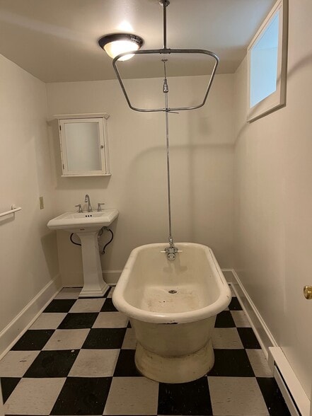 Bathroom - 3036 Harriet Ave