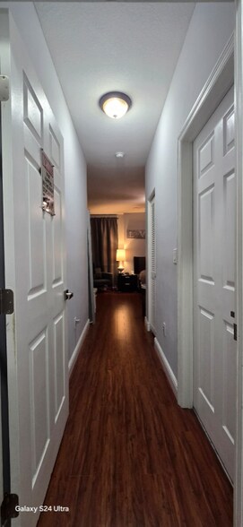 Building Photo - 5109 SW 141st Ave