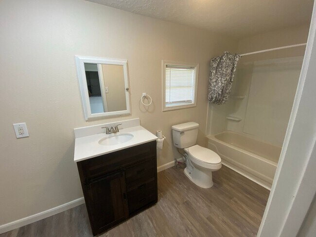 Building Photo - Large Brick Home with 2 Living spaces!