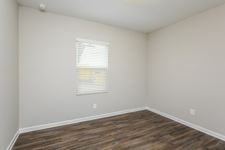 Building Photo - 3735 Newbury Pl