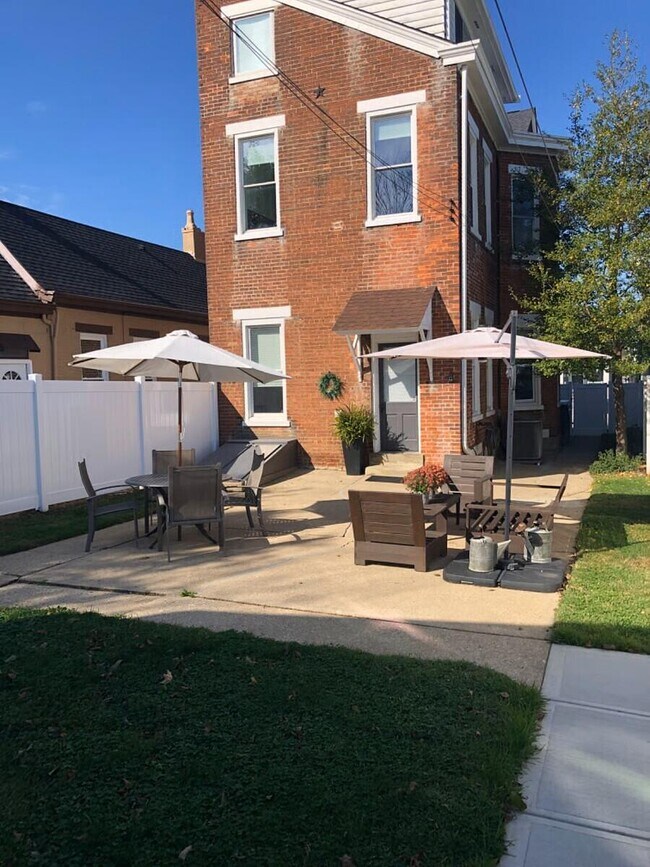 Building Photo - 222 Prospect St