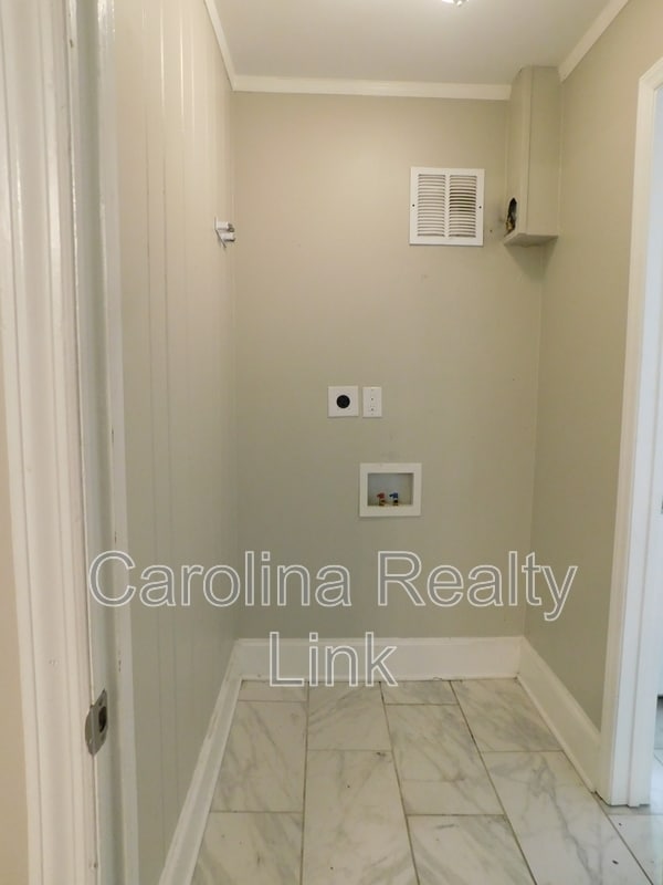 Building Photo - 411 Gray Dr