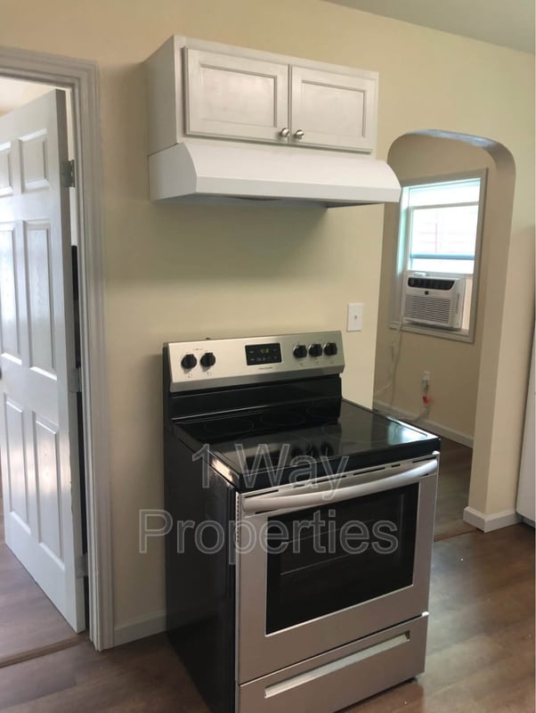 Building Photo - 804 Garden Rd