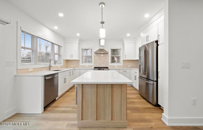 Building Photo - 427 Hoyt St