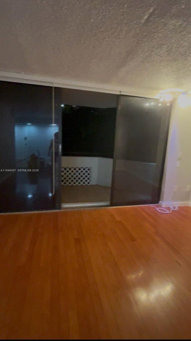 Building Photo - 911 E Ponce De Leon Blvd