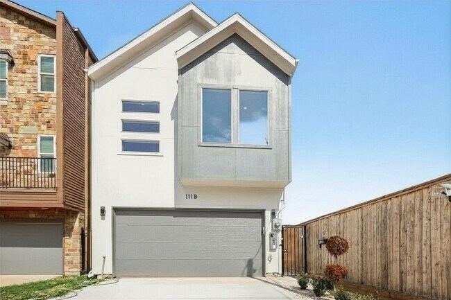 Building Photo - 111 E 33rd St