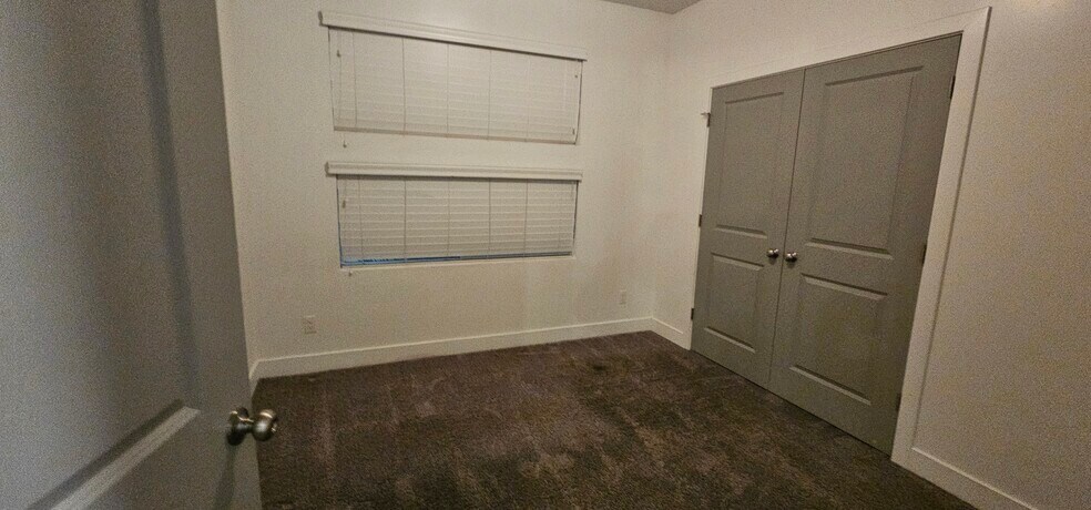 Building Photo - 875 S Depot St