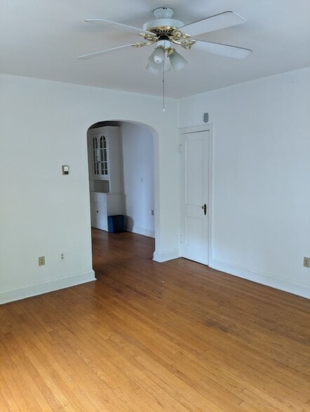 Building Photo - 4025 Davis Pl NW