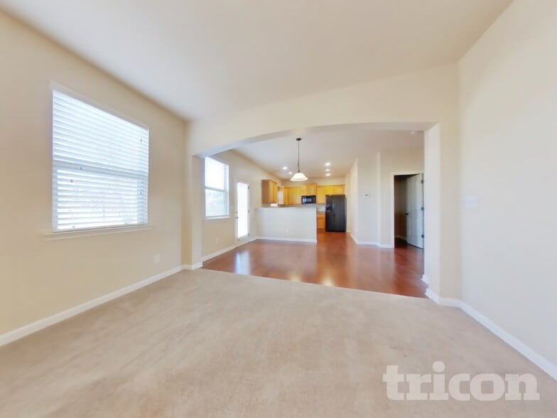 Building Photo - 266 Creek View Ln