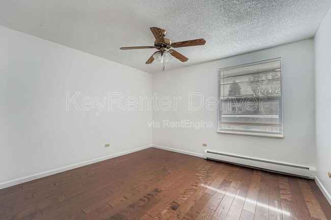 Building Photo - 2120 S Vaughn Way