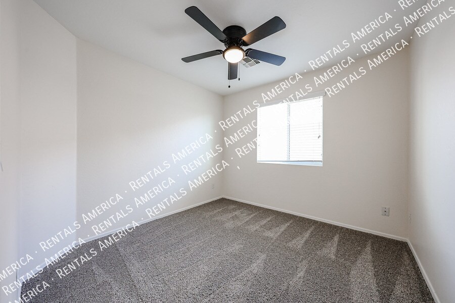 Building Photo - 1517 S 219th Dr