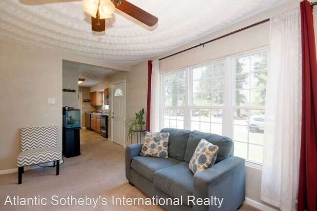 Building Photo - 3 br, 1 bath House - 1313 Great Bridge Blvd