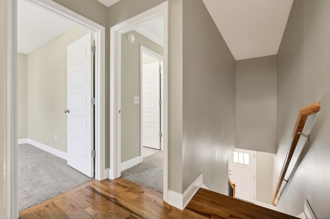 Building Photo - Luxury Size Townhome