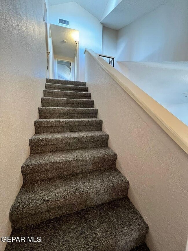 Building Photo - 673 Bristol Dr