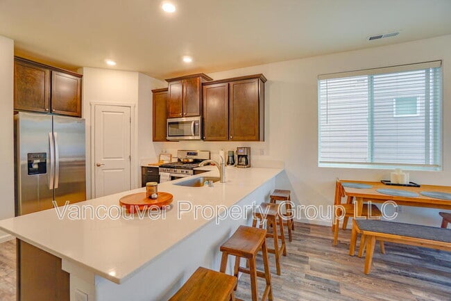 Building Photo - 7120 NE 153rd Pl